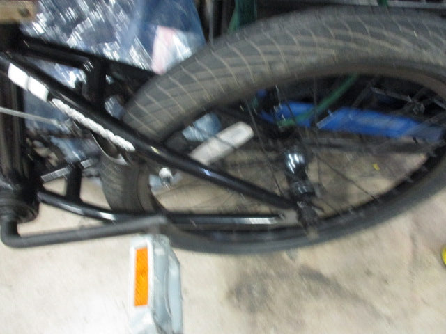 Load image into Gallery viewer, Used Haro Shredder Pro 20&#39;&#39; BMX Bike
