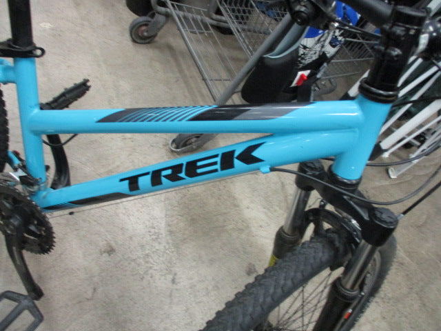 Load image into Gallery viewer, Used Trek 820 26&#39;&#39; 21 Speed Mountain Bike
