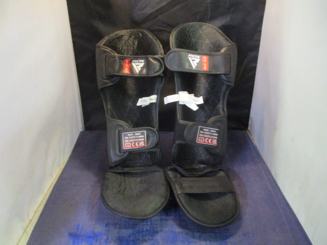 Load image into Gallery viewer, Used RDX T1 Shin Instep Guards Size Small - missing foot strap
