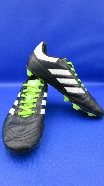 Load image into Gallery viewer, Used Adidas Goletto VI FG Youth Soccer Cleat Size 5Y
