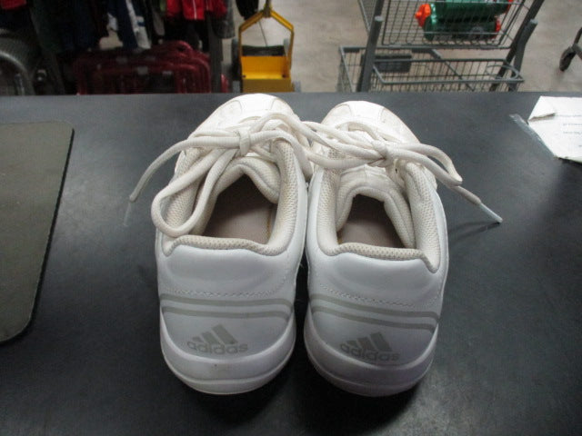 Load image into Gallery viewer, Used Adidas Cheer Shoes Size 6.5
