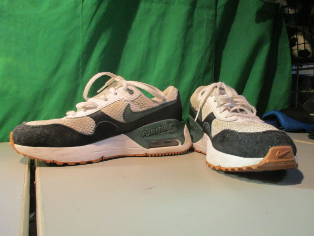 Load image into Gallery viewer, Used Nike Air Max SYSTM Big Kids&#39; Shoes - Size 3.5Y
