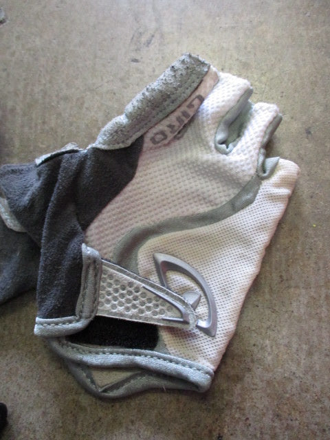 Used Giro Size Medium bicycle Gloves