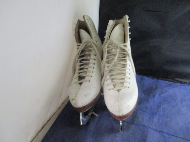 Load image into Gallery viewer, Used Riedell Royal Ice Skates Youth Size 5
