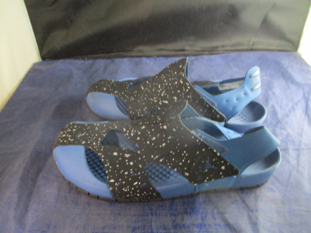 Load image into Gallery viewer, Used Nike Jordan Flare Shoes Youth Size 3
