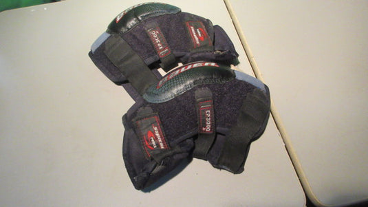 Used Bauer Supeme Forearm Pad