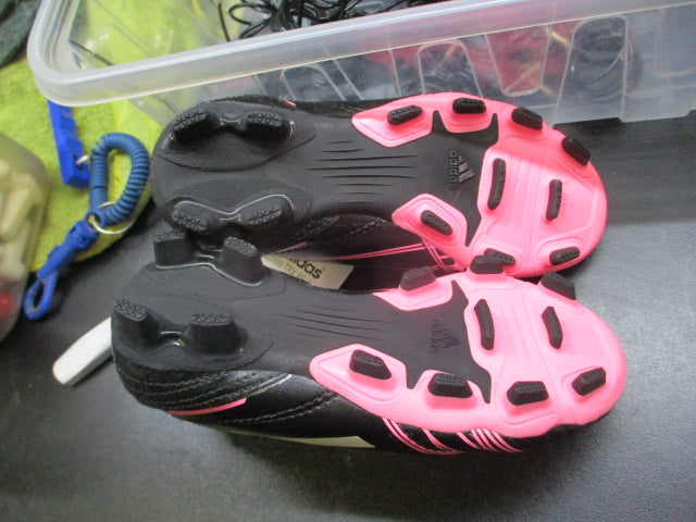 Load image into Gallery viewer, Vizari Conquisto Soccer Cleats Youth Size 9.5
