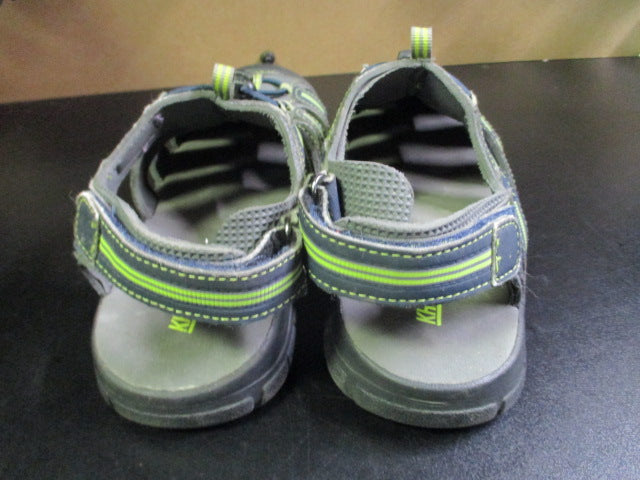 Load image into Gallery viewer, Used Kids Khombu Hiking Sandals Size 4
