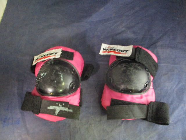 Load image into Gallery viewer, Used Wipeout Elbow Pads Youth Size Medium
