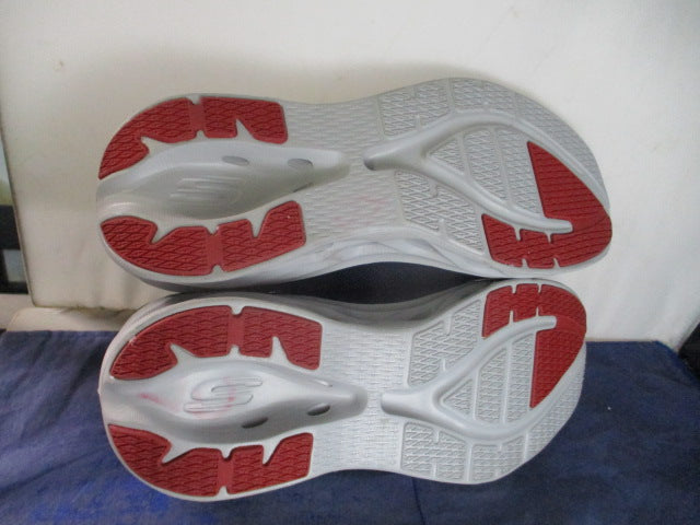 Load image into Gallery viewer, Used Skechers Slip-Ins Glide Step Shose Adult Size 9
