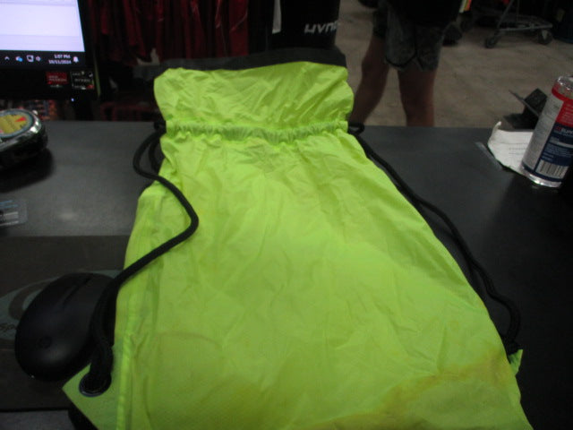 Load image into Gallery viewer, Used TYR 17L Waterproof Fin Bag
