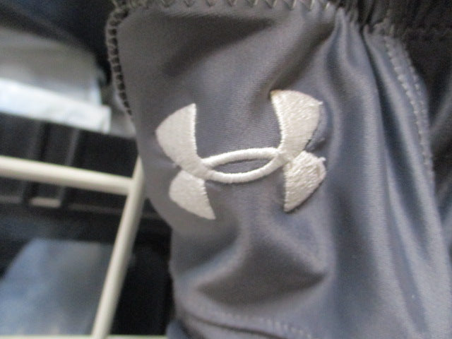 Load image into Gallery viewer, Used Under Armour Integrated 7 Pad Football Pants Youth Size Medium
