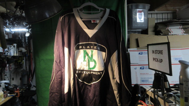 Load image into Gallery viewer, Used ND Development Hockey Jersey Size XL
