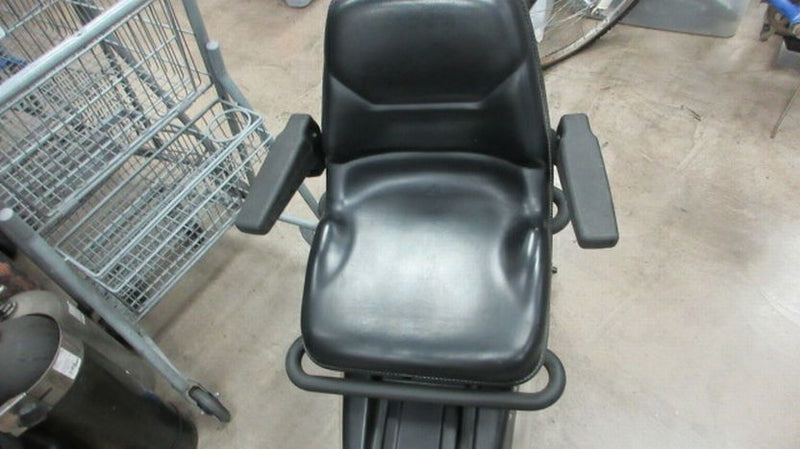 Load image into Gallery viewer, Used NUStep TRS 4000 Seated Elliptical
