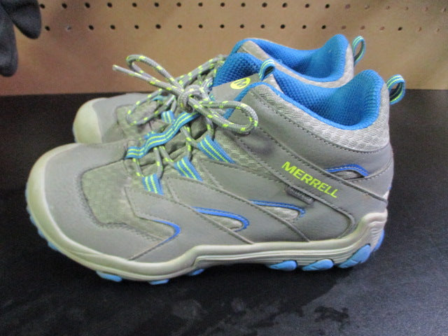 Load image into Gallery viewer, Used Kids Merrell Waterproof Hiking Boots Size 3.5
