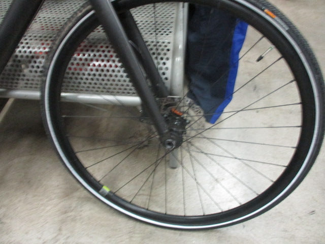 Load image into Gallery viewer, Used Co-Op Cty 1.2 Bicyle 27 speeds 28&quot; Wheel
