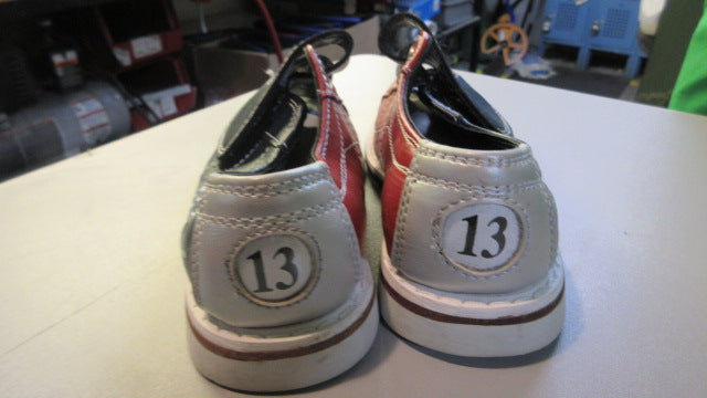 Load image into Gallery viewer, Used Classic Bowling Shoes Size 13
