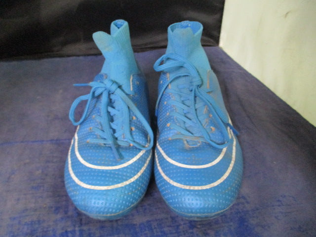 Load image into Gallery viewer, Used Blue Soccer Cleats Size 32 / 1
