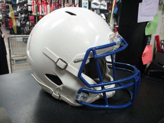 Load image into Gallery viewer, Used Riddell Victor Youth LG/XL Football Helmet w/ Chin Strap
