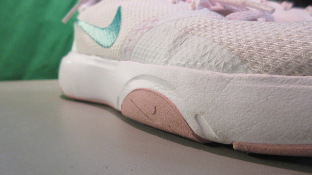 Load image into Gallery viewer, Used Nike City Rep TR Womens 8.5 Shoes
