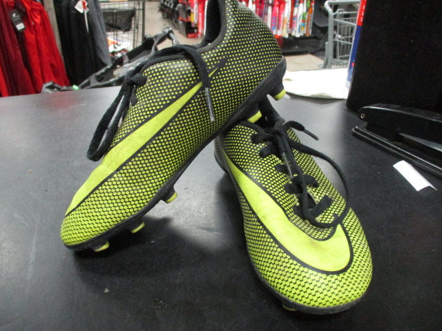 Load image into Gallery viewer, Used Nike Bravata Size 12C Youth Outdoor Cleats
