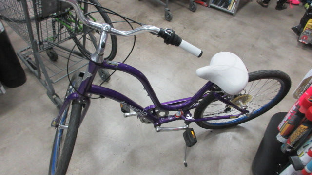 Load image into Gallery viewer, Used Townie Flat Foot Technology Aluminum Frame Bicycle
