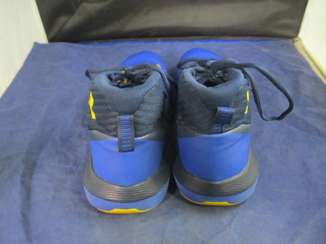 Load image into Gallery viewer, Used Under Armour Lockdown Basketball Shoes Youth Size 6.5
