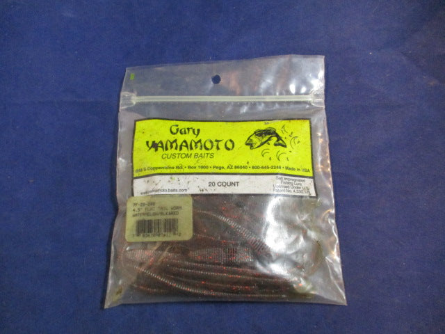 Load image into Gallery viewer, Gary Yamamoto Custom Baits - 20 Count 4.5&quot; Flat Tail Worm-Watermelon/Black&amp;Red
