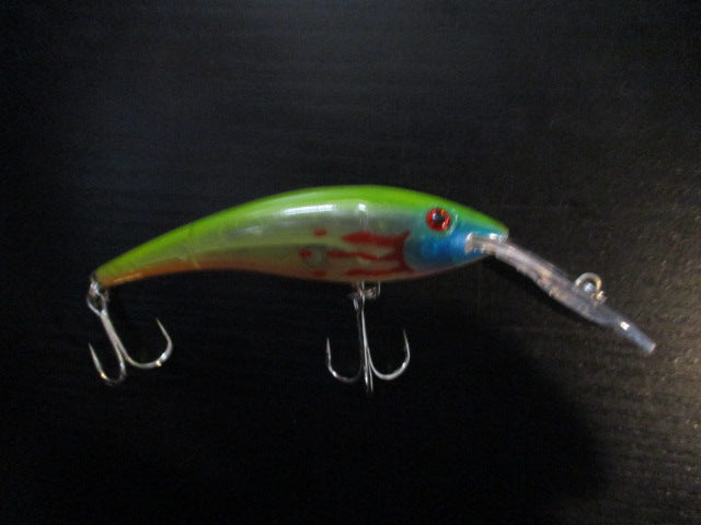 Load image into Gallery viewer, Used Flaming Fish Head Crank Bait
