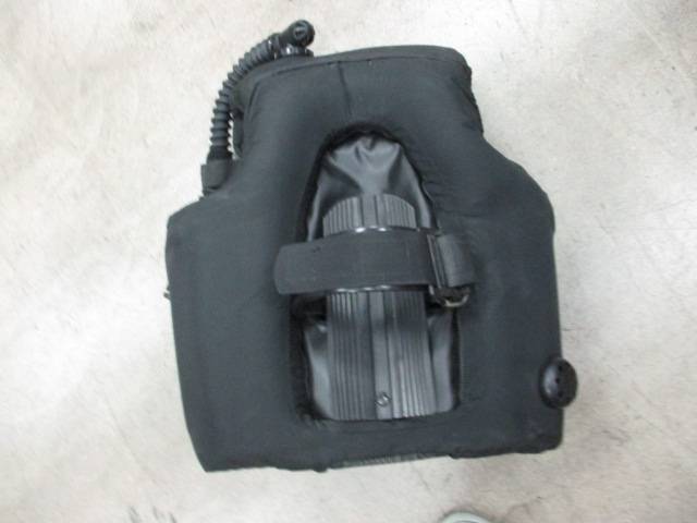 Load image into Gallery viewer, Used Sherwood Scuba Black BCD
