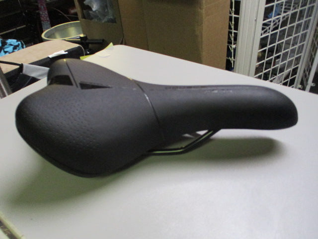 Load image into Gallery viewer, Used Haro Double Peak Bike Saddle
