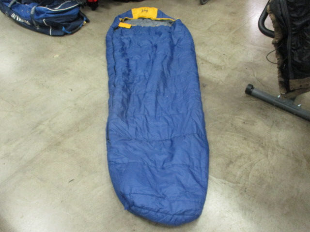 Load image into Gallery viewer, Used Slumberjack Sleeping Bag (2 small holes)
