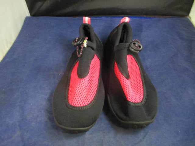 Load image into Gallery viewer, Used Westloop Water Shoes Adult Size 7-8
