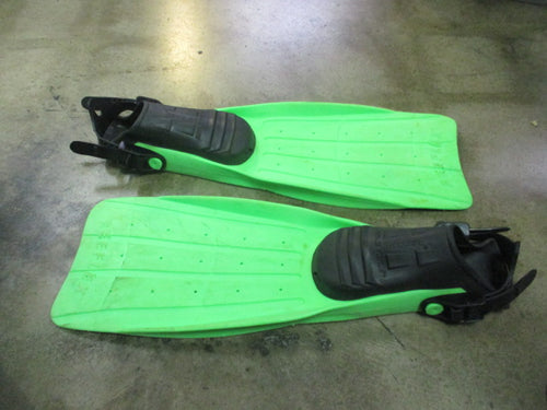 Used Wenoka Sea Style Scuba Fins Size Medium (40-42)