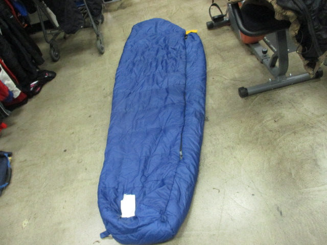 Load image into Gallery viewer, Used Slumberjack Sleeping Bag (2 small holes)
