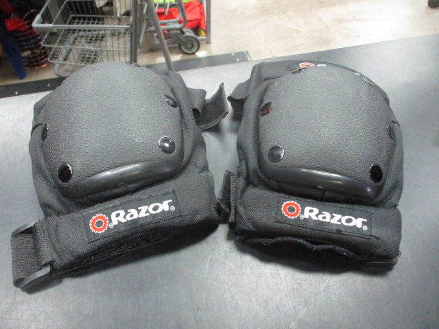 Load image into Gallery viewer, Used Razor Knee Pads Size Large
