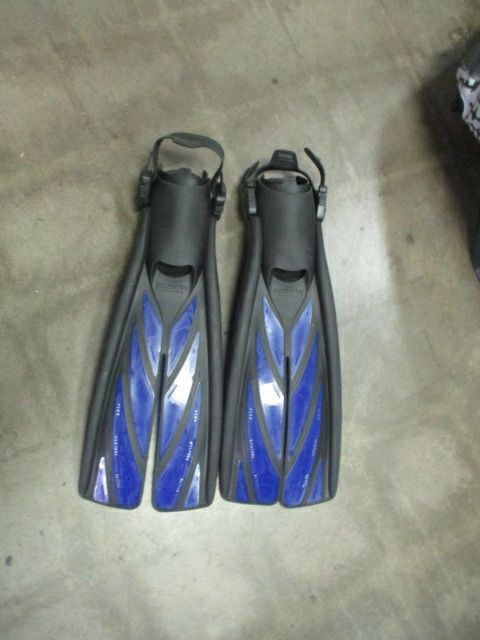 Load image into Gallery viewer, Used Atomic Aquatics Open Heel Scuba Diving Split Fins Adult Size Medium
