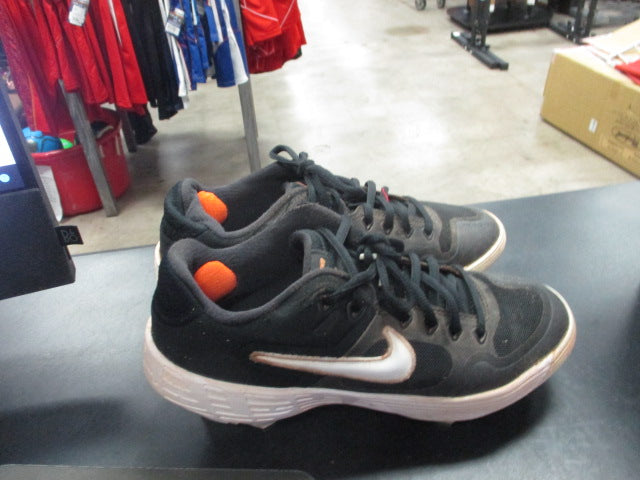 Load image into Gallery viewer, Used Nike Metal Baseball Cleats Size 4.5
