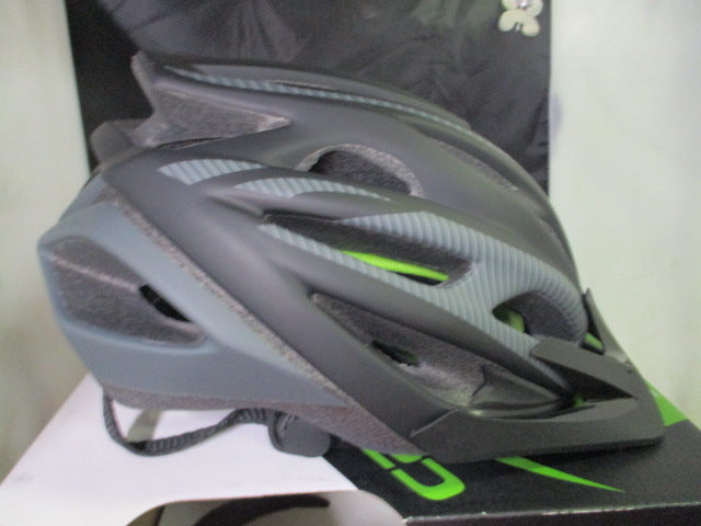 Load image into Gallery viewer, Used Cannondale Radius Bicycle Helmet Size Small (Great Condition)
