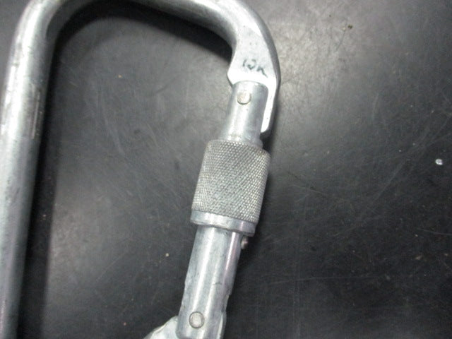 Load image into Gallery viewer, Used SMC Screw Locking Carabiner
