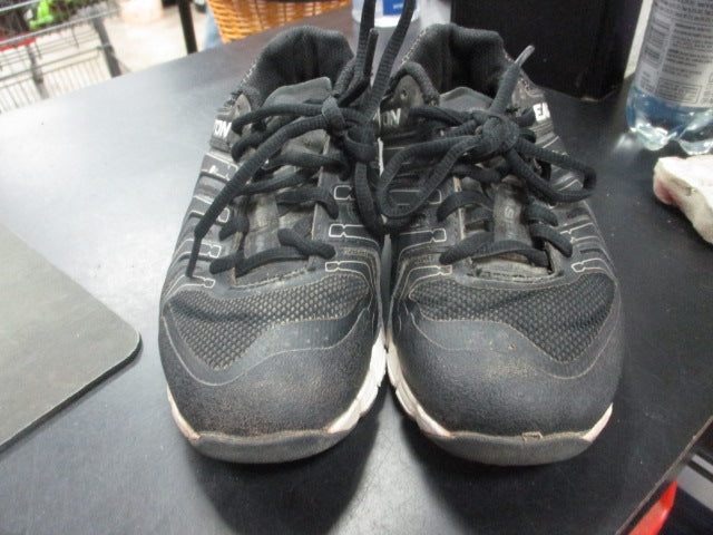 Load image into Gallery viewer, Used Easton Turf Cleats Size 3
