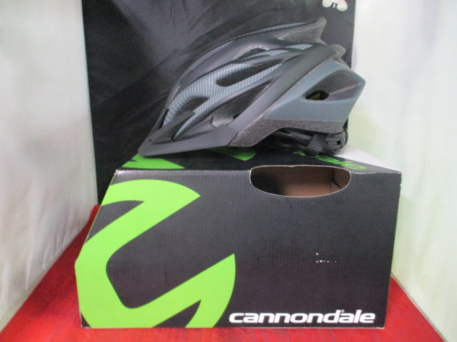 Load image into Gallery viewer, Used Cannondale Radius Bicycle Helmet Size Small (Great Condition)
