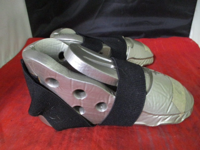 Load image into Gallery viewer, Used Tiger Claw Legend Foam 9&quot; Sparring Shoes
