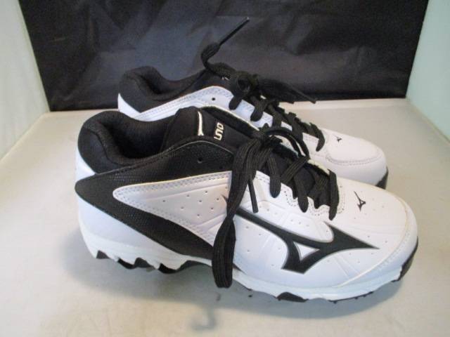 Load image into Gallery viewer, New Mizuno Swift 4 Metal Softball Cleats Size 5
