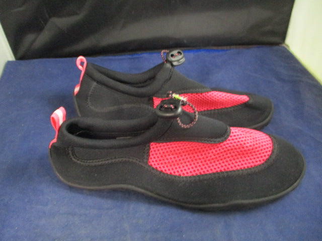 Load image into Gallery viewer, Used Westloop Water Shoes Adult Size 7-8
