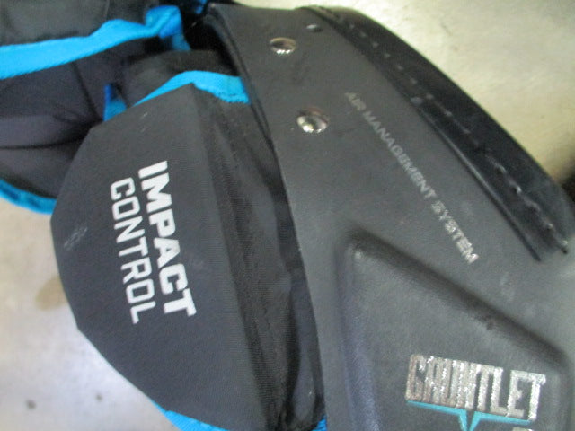 Load image into Gallery viewer, Used Champro Gauntlet III Football Shoulder Pads Size XL
