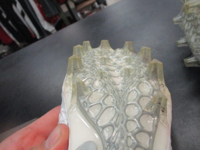 Load image into Gallery viewer, Used Nike Huarache Lacrosse Cleats Size 4.5
