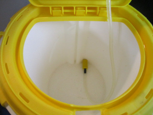 Load image into Gallery viewer, Used Frabill Aerated Bait Bucket
