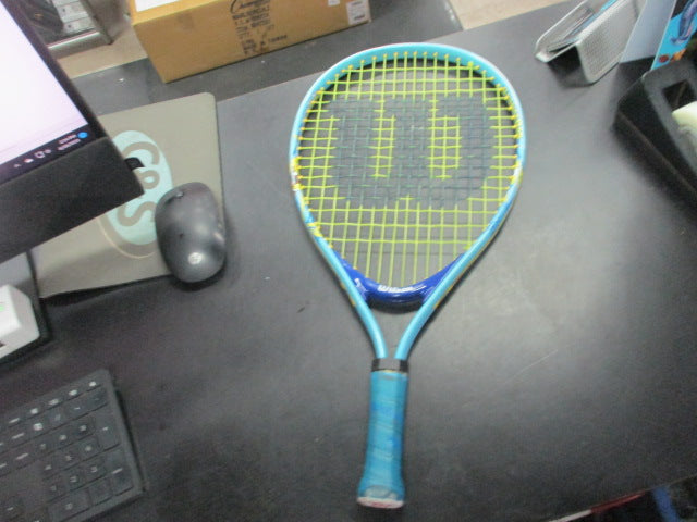 Load image into Gallery viewer, Used Wilson Spongebob 19&quot; Tennis Racquet
