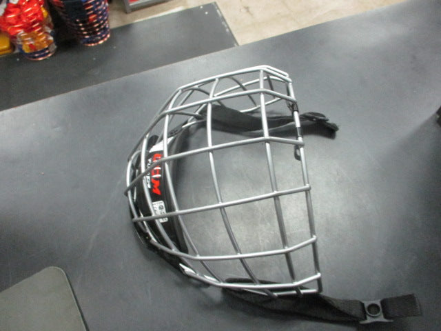 Load image into Gallery viewer, Used CCM FL40S Face Mask W/ Chin Strap
